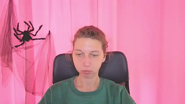 CuteEllii online show from 10/30/25, 11:00