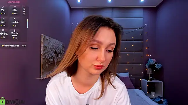 Holly Rays online show from 10/30/25, 08:49