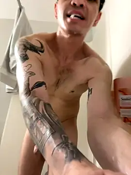 Snapshot of Orlando702@xh chatting on 11/17/25, 09:09 Orlando702xh online show from 11/17/25, 09:09