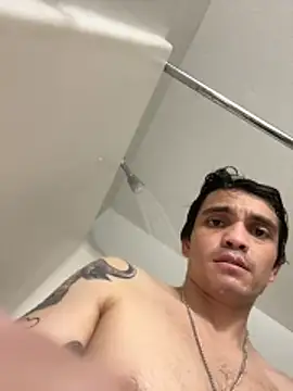 Snapshot of Orlando702@xh chatting on 03/05/26, 08:43 Orlando702xh online show from 03/05/26, 08:43