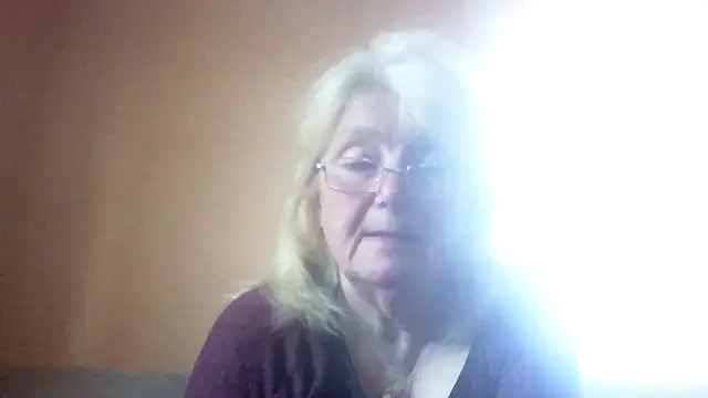 AmyLove353 online show from 04/28/26, 04:28