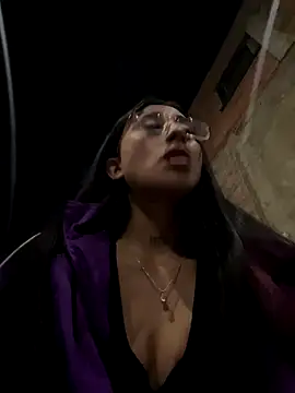 Snapshot of Violeet-Smith chatting on 10/22/25, 02:34 Violeet-Smith online show from 10/22/25, 02:34