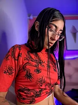 Snapshot of Violeet-Smith chatting on 10/23/25, 01:32 Violeet-Smith online show from 10/23/25, 01:32