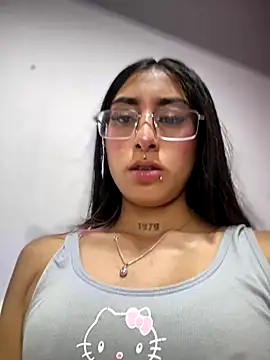 Snapshot of Violeet-Smith chatting on 10/24/25, 01:29 Violeet-Smith online show from 10/24/25, 01:29