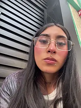 Snapshot of Violeet-Smith chatting on 10/27/25, 01:15 Violeet-Smith online show from 10/27/25, 01:15