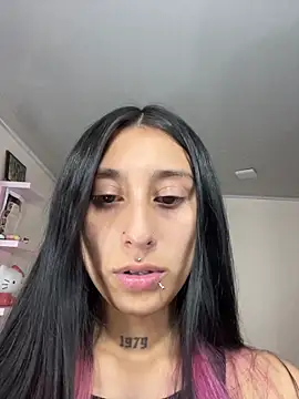 Snapshot of Violeet-Smith chatting on 11/18/25, 11:15 Violeet-Smith online show from 11/18/25, 11:15