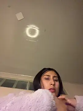 Snapshot of Violeet-Smith chatting on 11/26/25, 07:09 Violeet-Smith online show from 11/26/25, 07:09