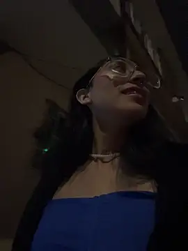 Snapshot of Violeet-Smith chatting on 11/28/25, 03:09 Violeet-Smith online show from 11/28/25, 03:09