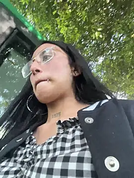 Snapshot of Violeet-Smith chatting on 12/15/25, 09:08 Violeet-Smith online show from 12/15/25, 09:08