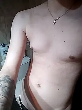 Snapshot of Danii2005 chatting on 10/20/25, 08:31 Danii2005 online show from 10/20/25, 08:31