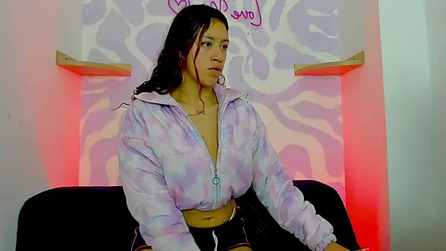 Snapshot of mia_scarlett7 chatting on 12/18/25, 01:28 mia scarlett7 online show from 12/18/25, 01:28