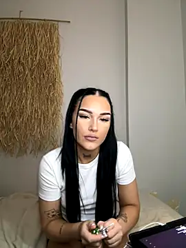 Snapshot of Gabbyys chatting on 11/05/25, 08:31 Gabbyys online show from 11/05/25, 08:31