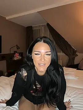 Snapshot of Gabbyys chatting on 11/24/25, 08:41 Gabbyys online show from 11/24/25, 08:41