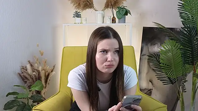 Snapshot of LonnaSkar chatting on 10/21/25, 08:15 LonnaSkar online show from 10/21/25, 08:15