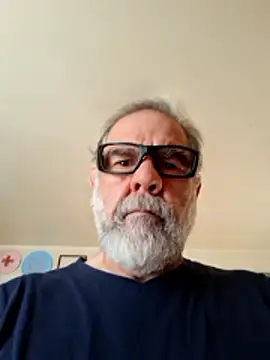 Snapshot of pena633 chatting on 05/11/26, 02:12 pena633 online show from 05/11/26, 02:12