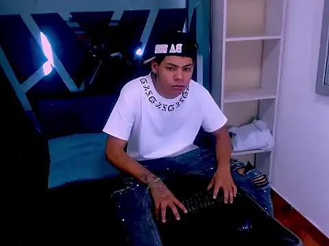 Yordi Alpha online show from 11/07/25, 01:00