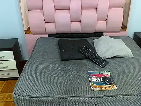 Yordi Alpha online show from 12/15/25, 07:29