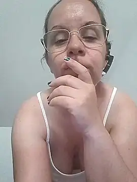 Snapshot of barbara896 chatting on 06/27/26, 10:15 barbara896 online show from 06/27/26, 10:15