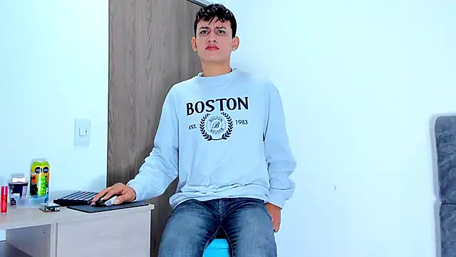 Nicolas Torres  online show from 11/01/25, 02:35