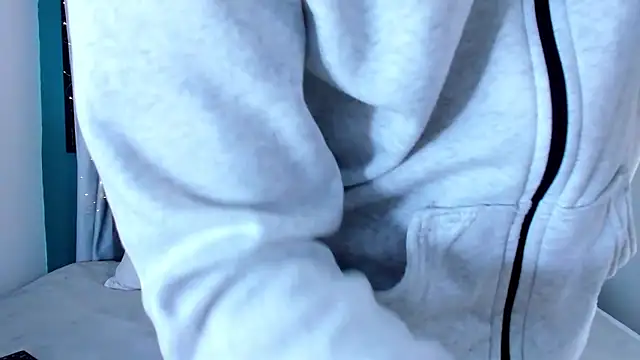 Nicolas Torres  online show from 12/18/25, 07:03