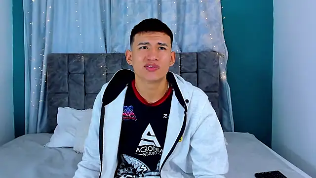 Nicolas Torres  online show from 12/20/25, 05:36