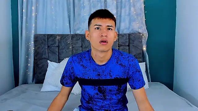 Nicolas Torres  online show from 12/22/25, 02:30