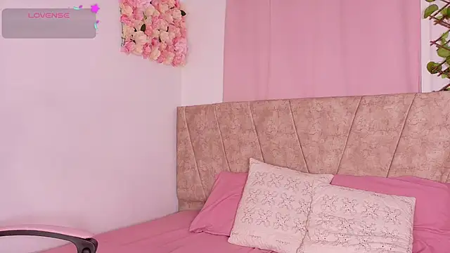 Karina Wong online show from 11/19/25, 07:25