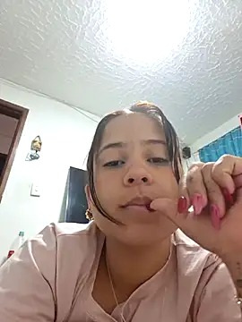 Snapshot of TamySweet69 chatting on 10/29/25, 02:52 TamySweet69 online show from 10/29/25, 02:52