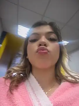 CheekyPeachXXX online show from 06/17/26, 09:16