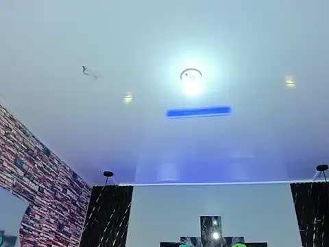 Jennfer Winson online show from 11/23/25, 07:24