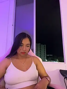 aly nicols online show from 10/28/25, 12:36