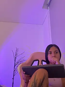 aly nicols online show from 12/20/25, 10:17