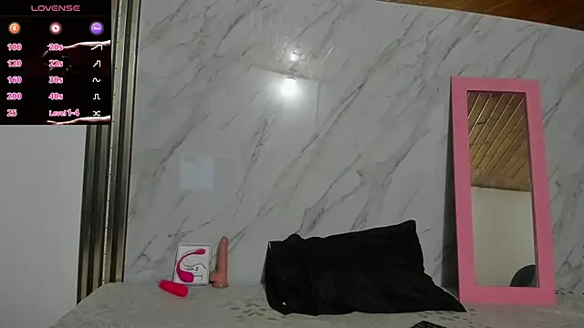 Snapshot of Sasha_Blonde chatting on 11/24/25, 10:31 Sasha Blonde online show from 11/24/25, 10:31