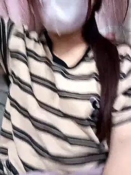 Snapshot of Meo_25 chatting on 01/14/26, 04:12 Meo 25 online show from 01/14/26, 04:12