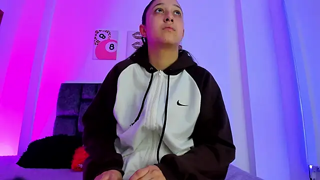 Snapshot of kittymonroe1 chatting on 02/19/26, 06:04 kittymonroe1 online show from 02/19/26, 06:04