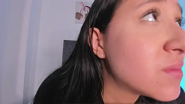 kittymonroe1 online show from 06/10/26, 05:56