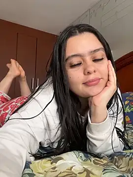 Selena Roa online show from 04/24/26, 12:07