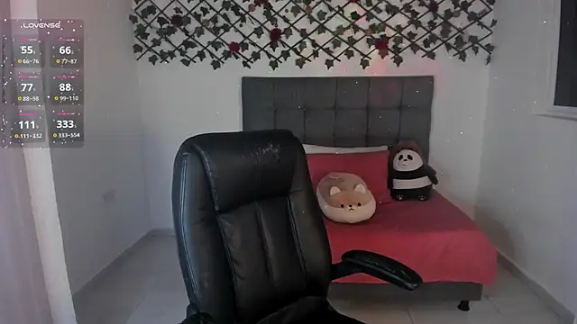 Karly Closson online show from 11/23/25, 04:23