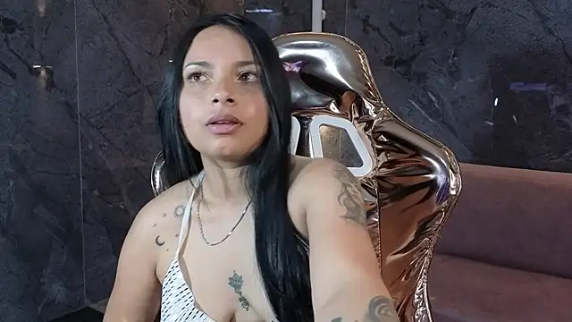 Snapshot of Odette_b chatting on 10/23/25, 04:01 Odette b online show from 10/23/25, 04:01