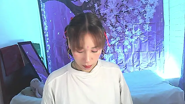 Charlotte morh  online show from 11/12/25, 11:47