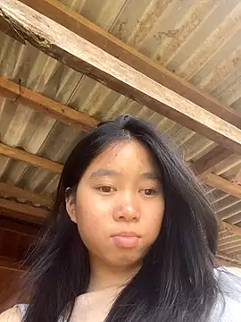 Snapshot of -Miaa- chatting on 10/28/25, 03:21 -Miaa- online show from 10/28/25, 03:21