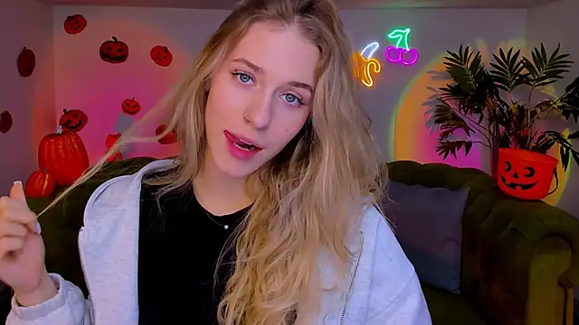 sassy cutie online show from 11/10/25, 06:01