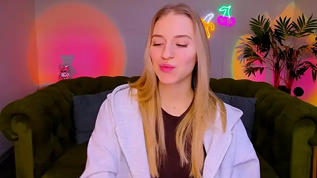 sassy cutie online show from 11/17/25, 06:08