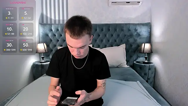 Derek Banville online show from 11/08/25, 08:36