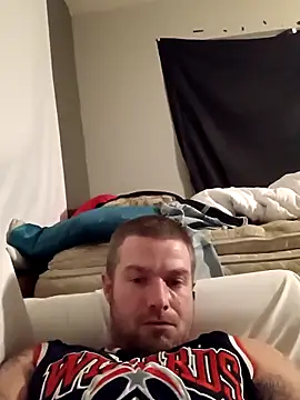 Snapshot of DadDDick925 chatting on 11/08/25, 12:05 DadDDick925 online show from 11/08/25, 12:05