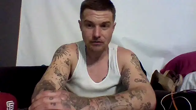 Snapshot of DadDDick925 chatting on 02/04/26, 09:26 DadDDick925 online show from 02/04/26, 09:26