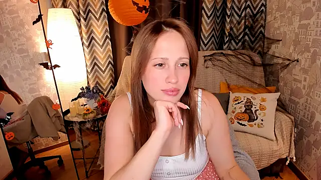  SilverMoon  online show from 10/31/25, 08:26