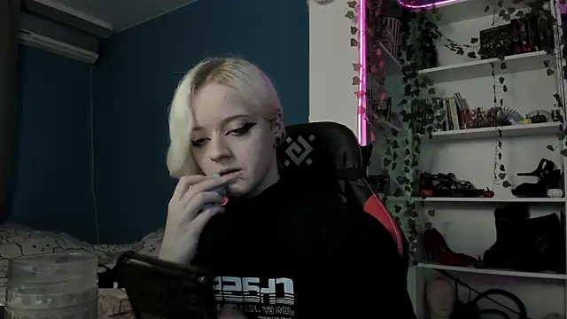 Holy Mistress S online show from 11/09/25, 09:29