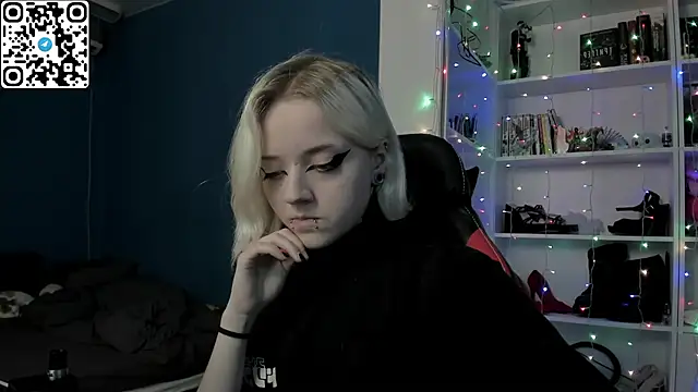 Holy Mistress S online show from 12/14/25, 10:31