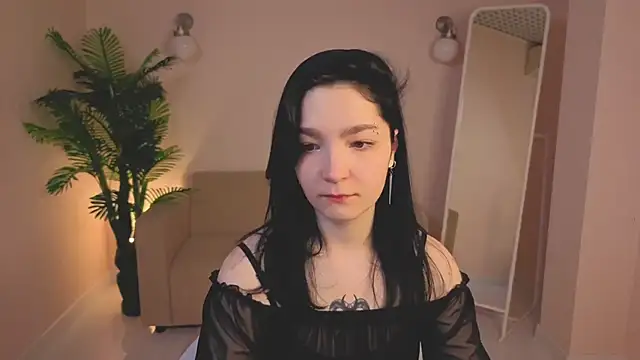 Snapshot of Linda_Sweetiest chatting on 11/24/25, 12:43 Linda Sweetiest online show from 11/24/25, 12:43